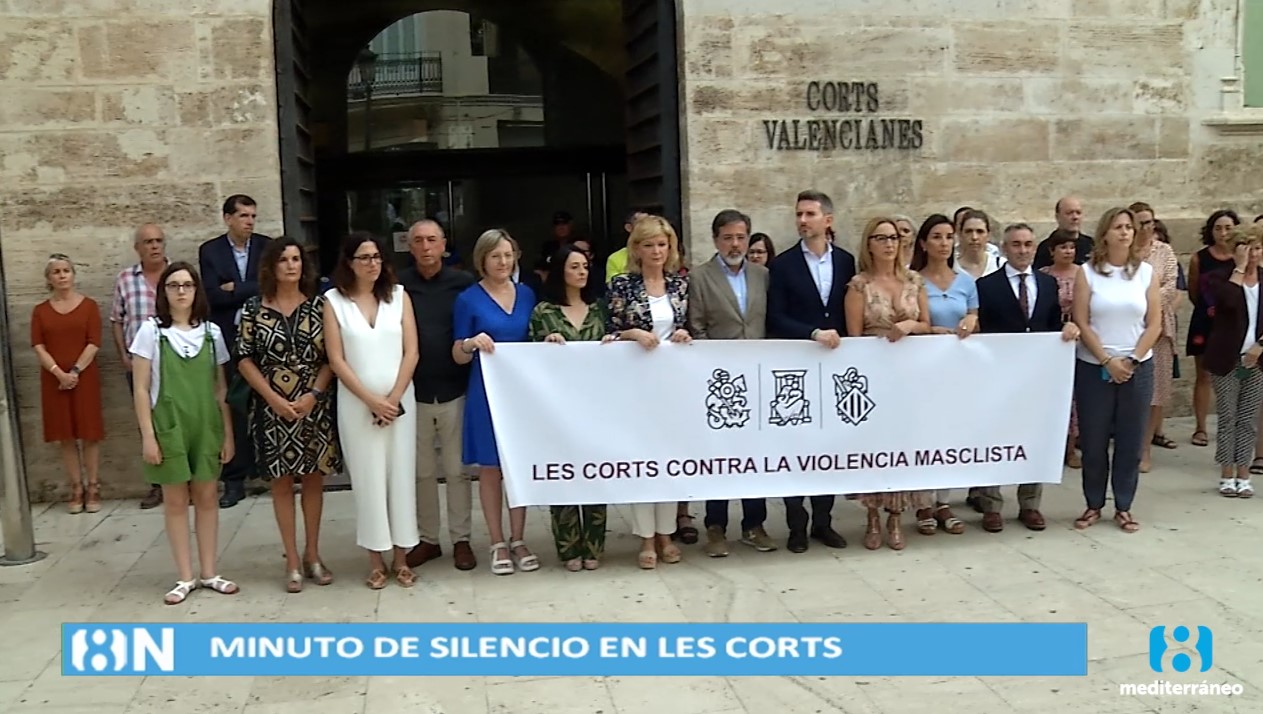Polémico minuto de silencio en Les Corts por la mujer asesinada en Antella