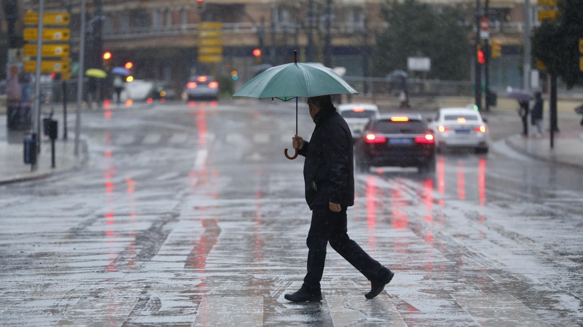 Aviso rojo por fuertes lluvias en Valencia y Castellón 