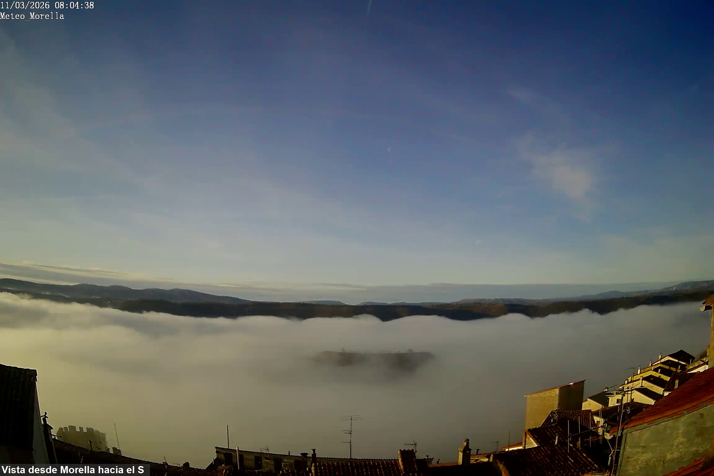 Cielos abriéndose, con paso de nubes altas