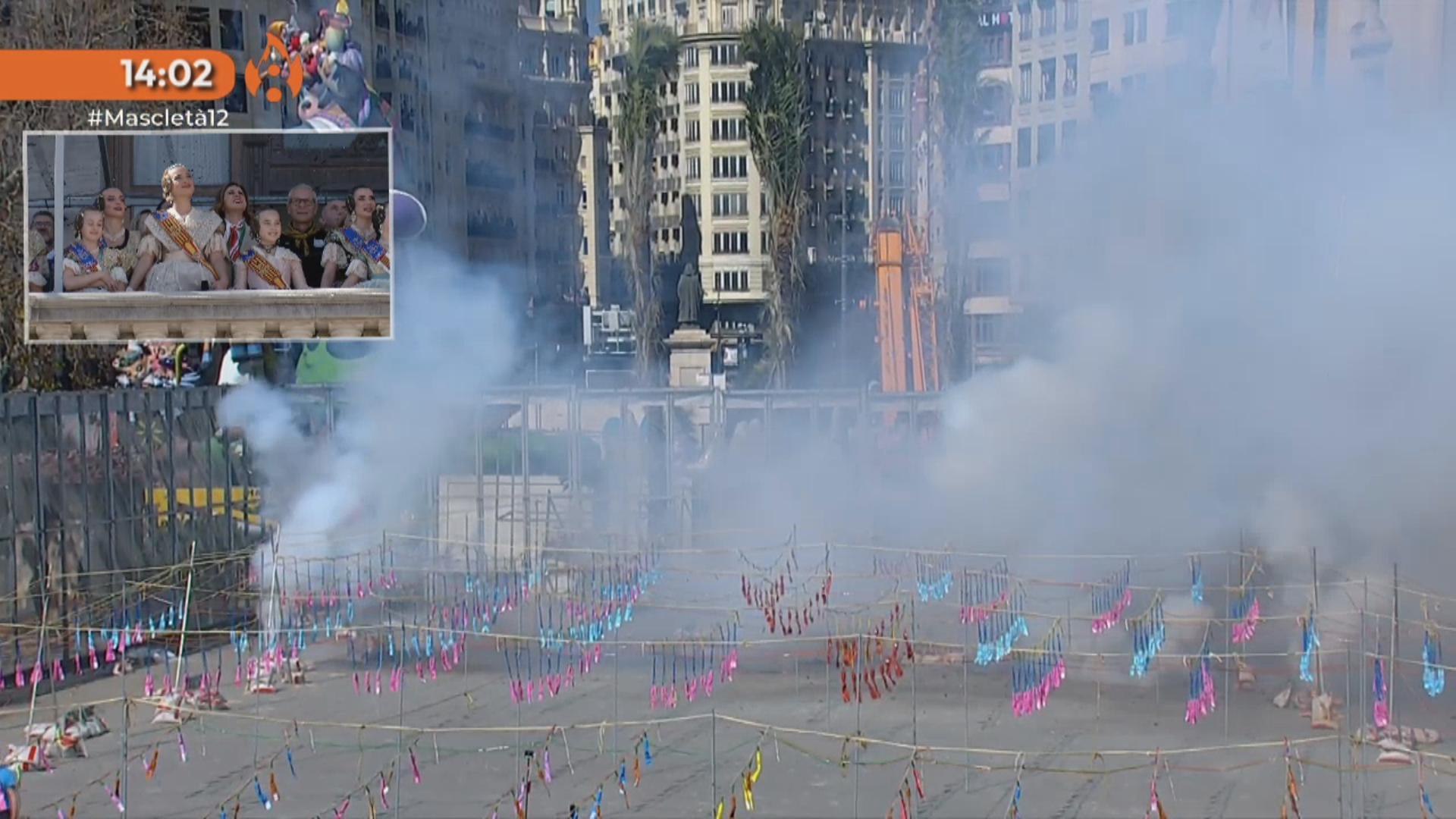 Así ha sido la espectacular 'mascletà' de hoy en la plaza del Ayuntamiento de Valencia 