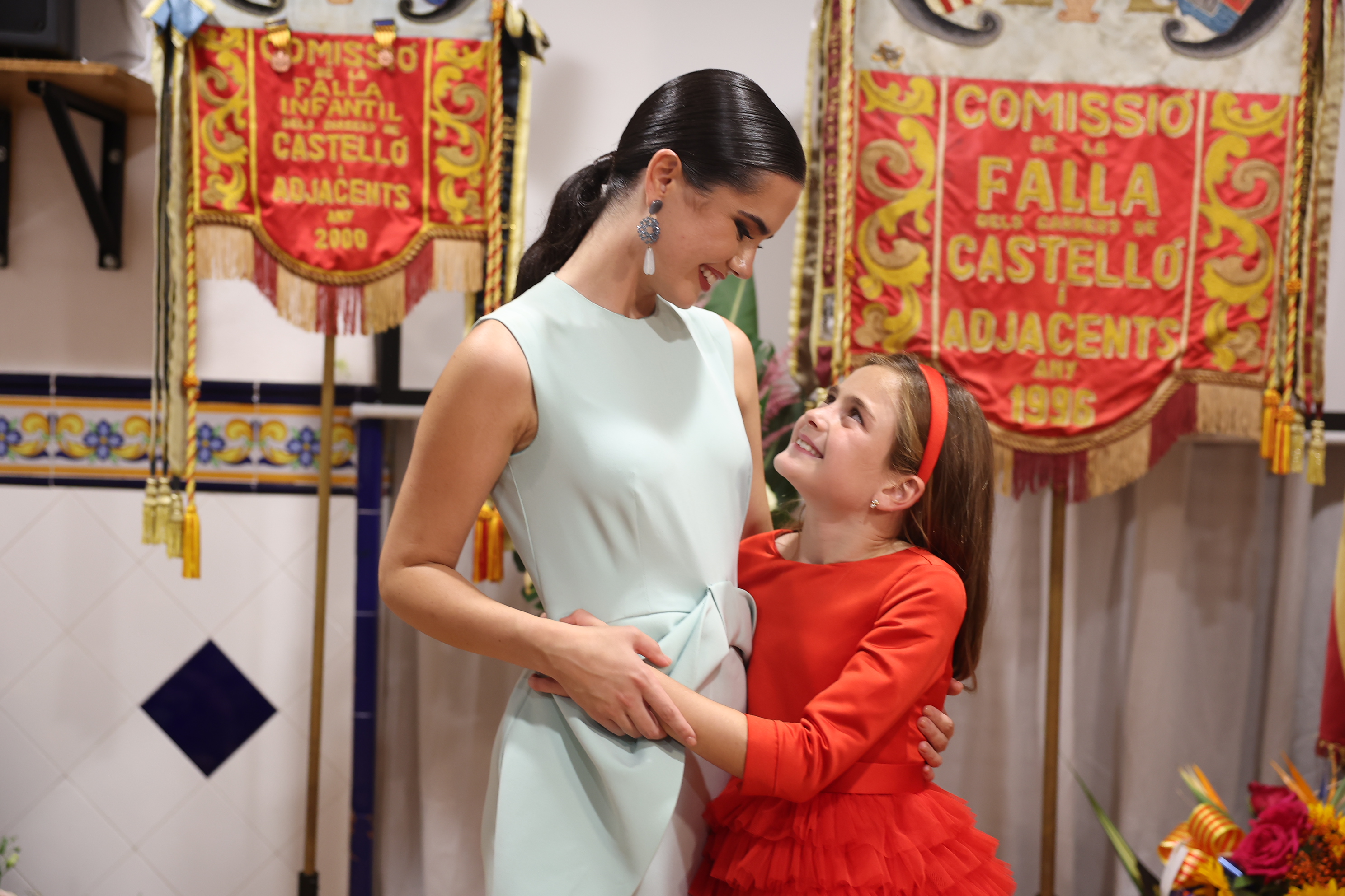 La emoción de Beatriz Blanco y Julia Vizcayno, Falleras Mayores de Valencia 2027