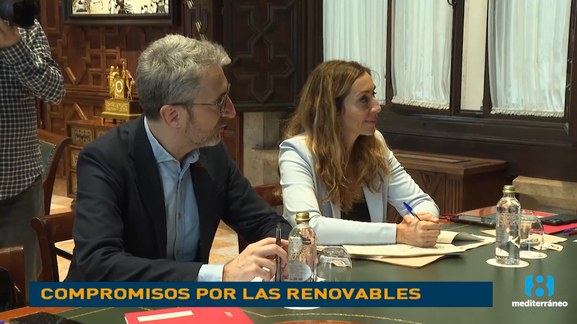 El Consell se compromete a resolver los 64 expedientes de renovables pendientes