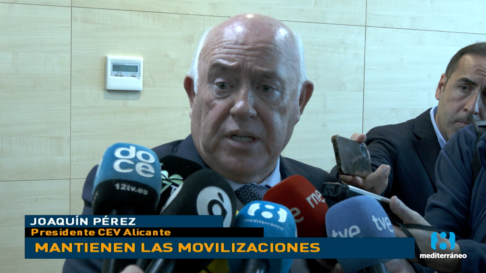 La reunión con Pilar Bernabé no frena las protestas de los empresarios alicantinos