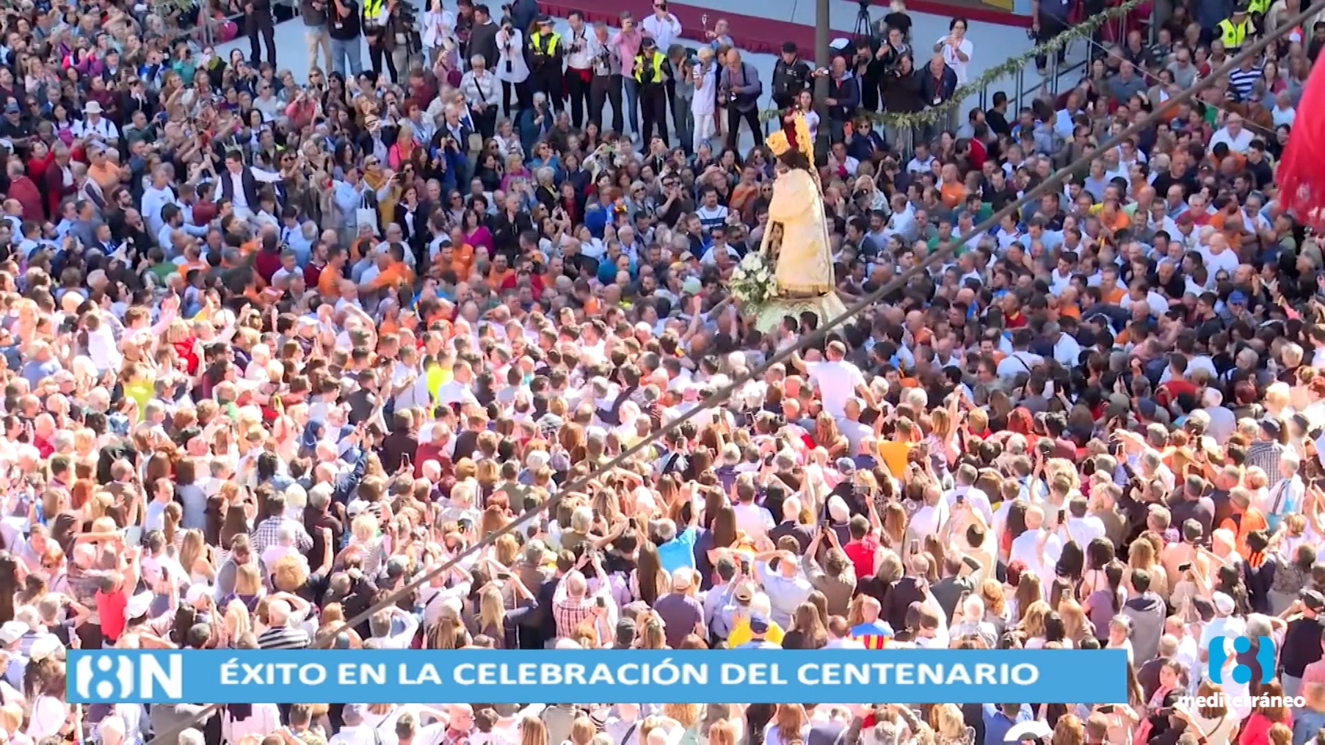 Miles de valencianos participan en los actos del Centenario de la Coronación de la Virgen