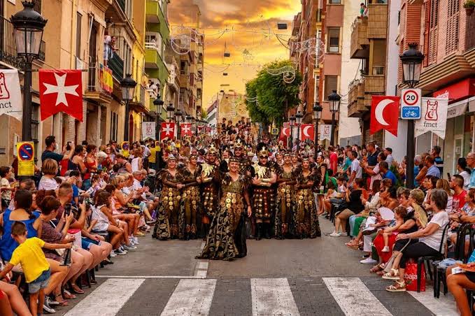 Moros y Cristianos en directo: La 8 Mediterráneo retransmite la gran fiesta el 29 de julio
