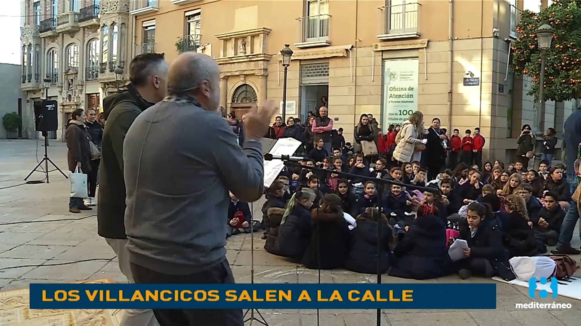 Más de 1.500 niños cantan villancicos por las calles de Valencia