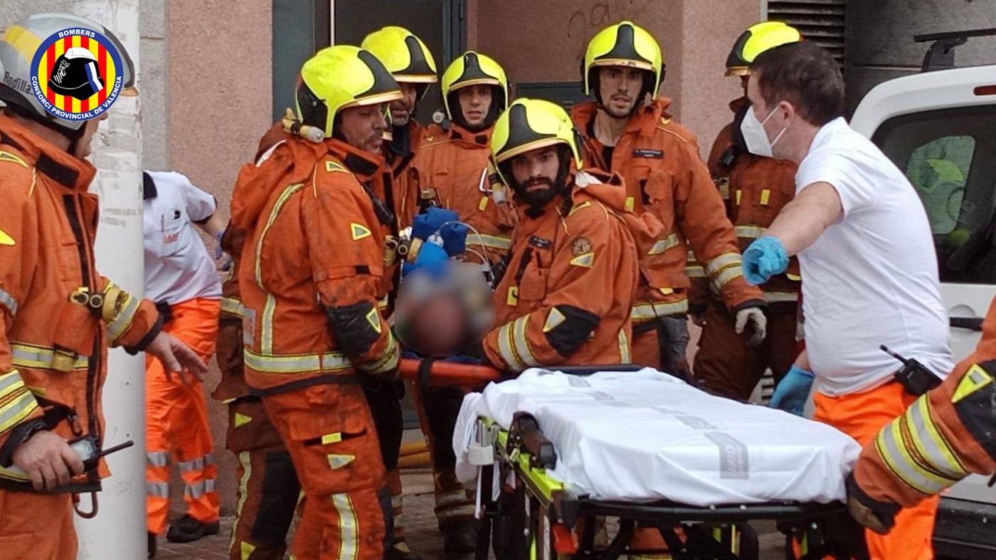 Fallece una mujer y un hombre resulta herido tras incendiarse un garaje en Alboraya