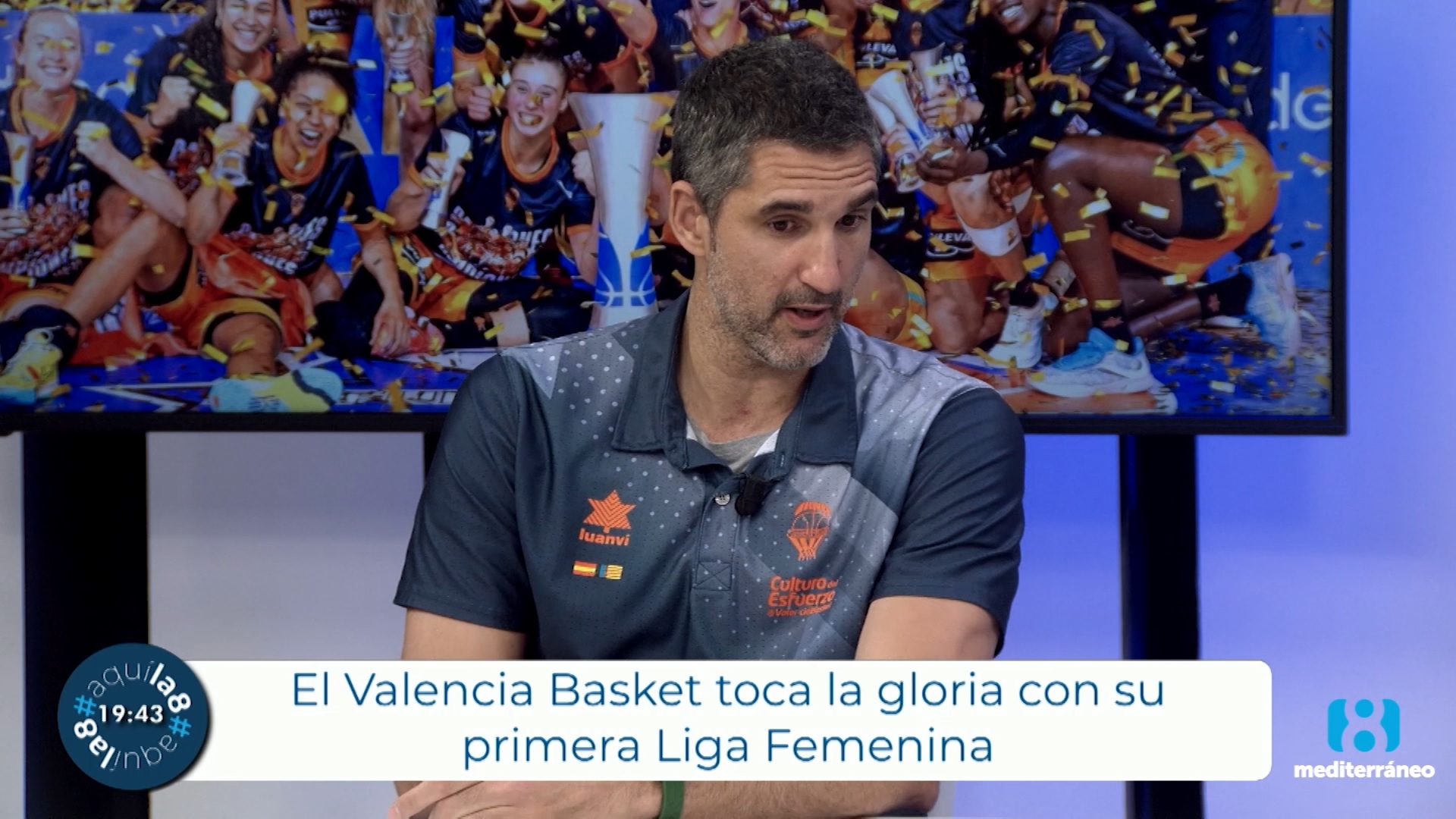 Rubén Burgos visita La 8 Mediterráneo para compartir el éxito del Valencia Basket
