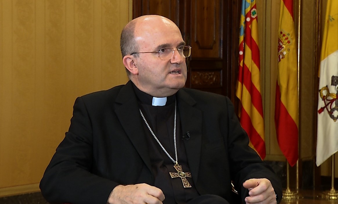 El obispo de Alicante apela a lo esencial y a la defensa de los valores familiares