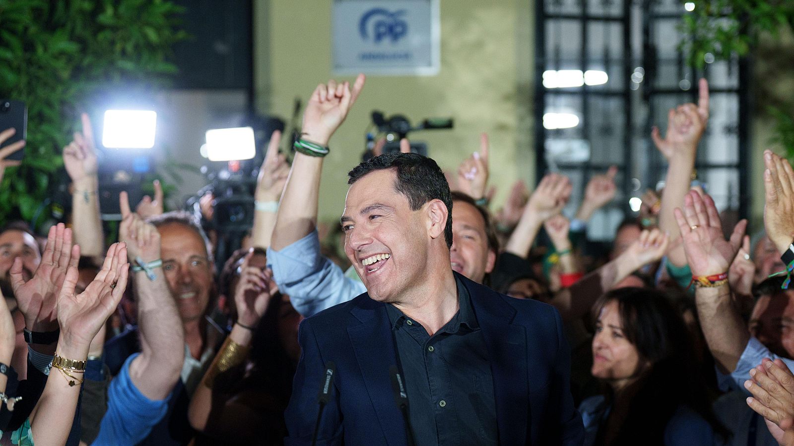 El PSOE registra un desastre histórico en Andalucía: gana PP pero sin mayoría absoluta
