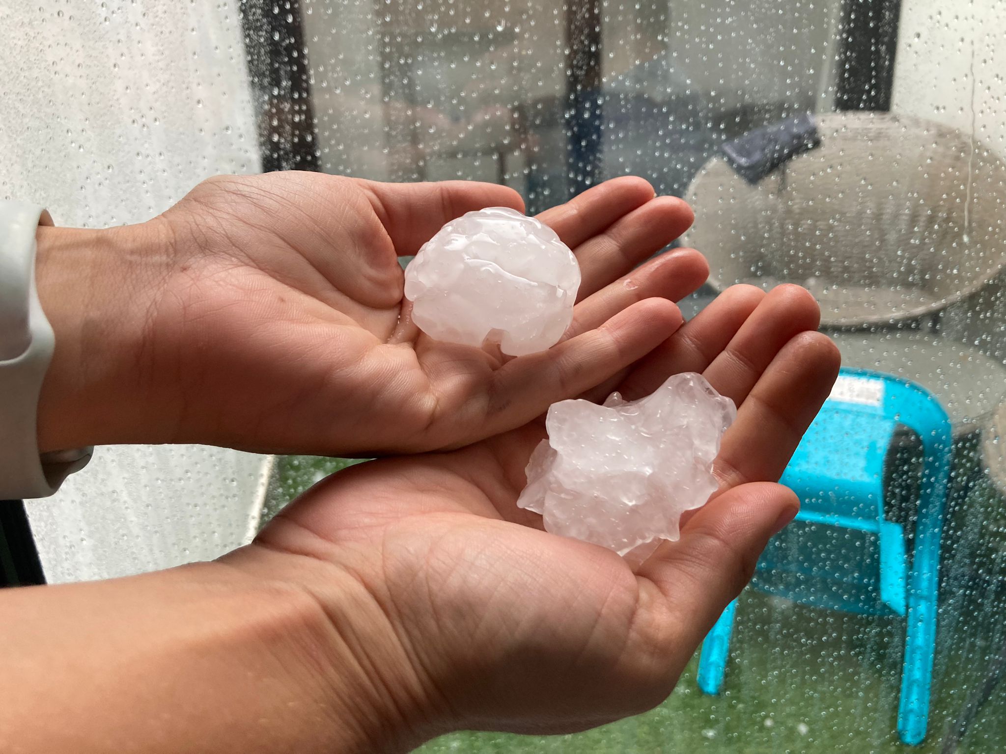 Espectaculares imágenes de la granizada que ha caído en la Comunidad Valenciana