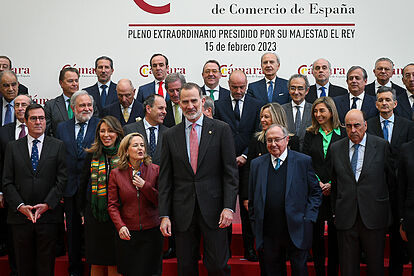 Felipe VI anima a los empresarios tras las críticas de Sánchez y Yolanda Díaz