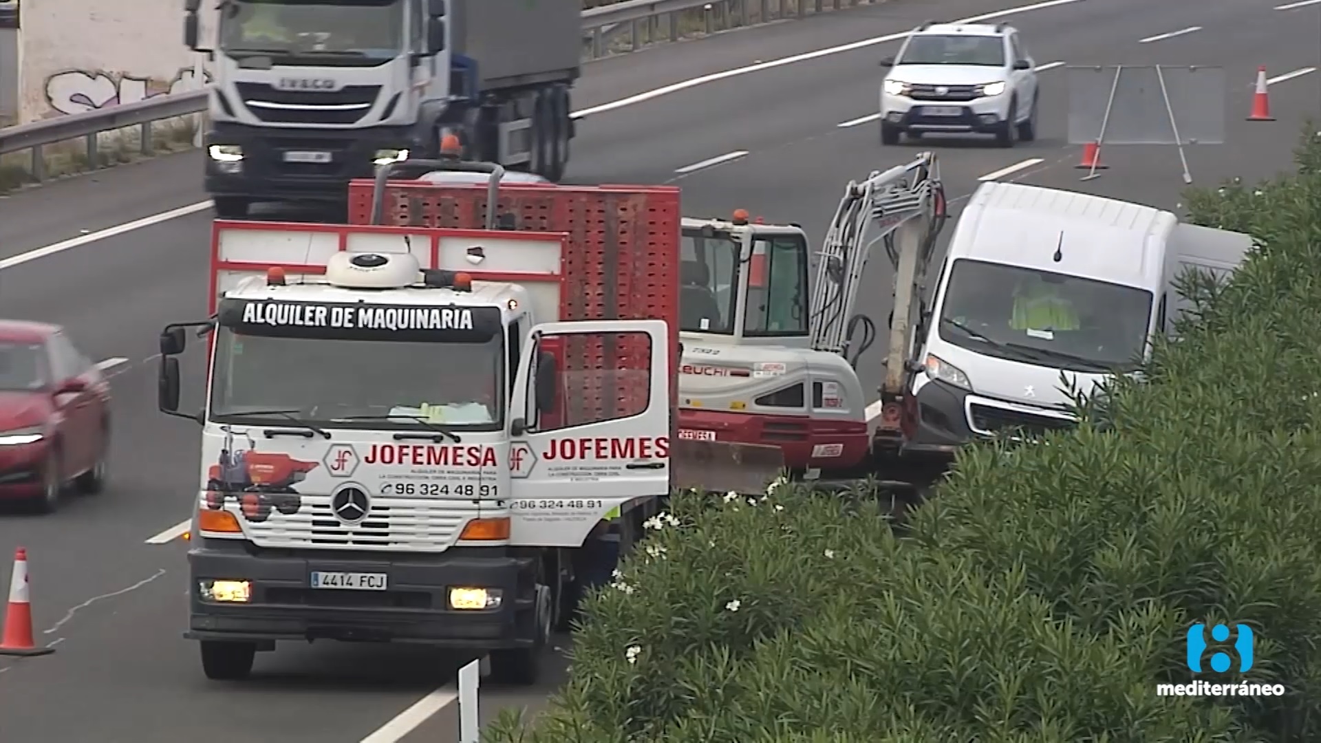 Una furgoneta arrolla y mata a dos personas y hiere a otras cuatro en la AP-7 en Sagunto
