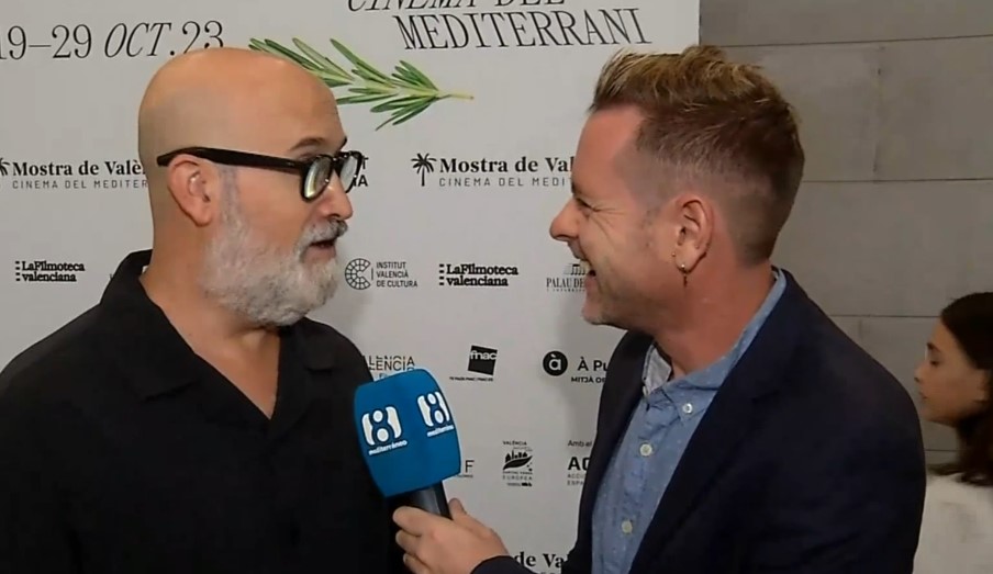 'Aquí La 8' se cuela en la Mostra de Valencia y entrevista al actor Javier Cámara