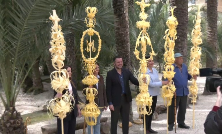 Elche envía las palmas blancas a autoridades como los Reyes de España o el Papa