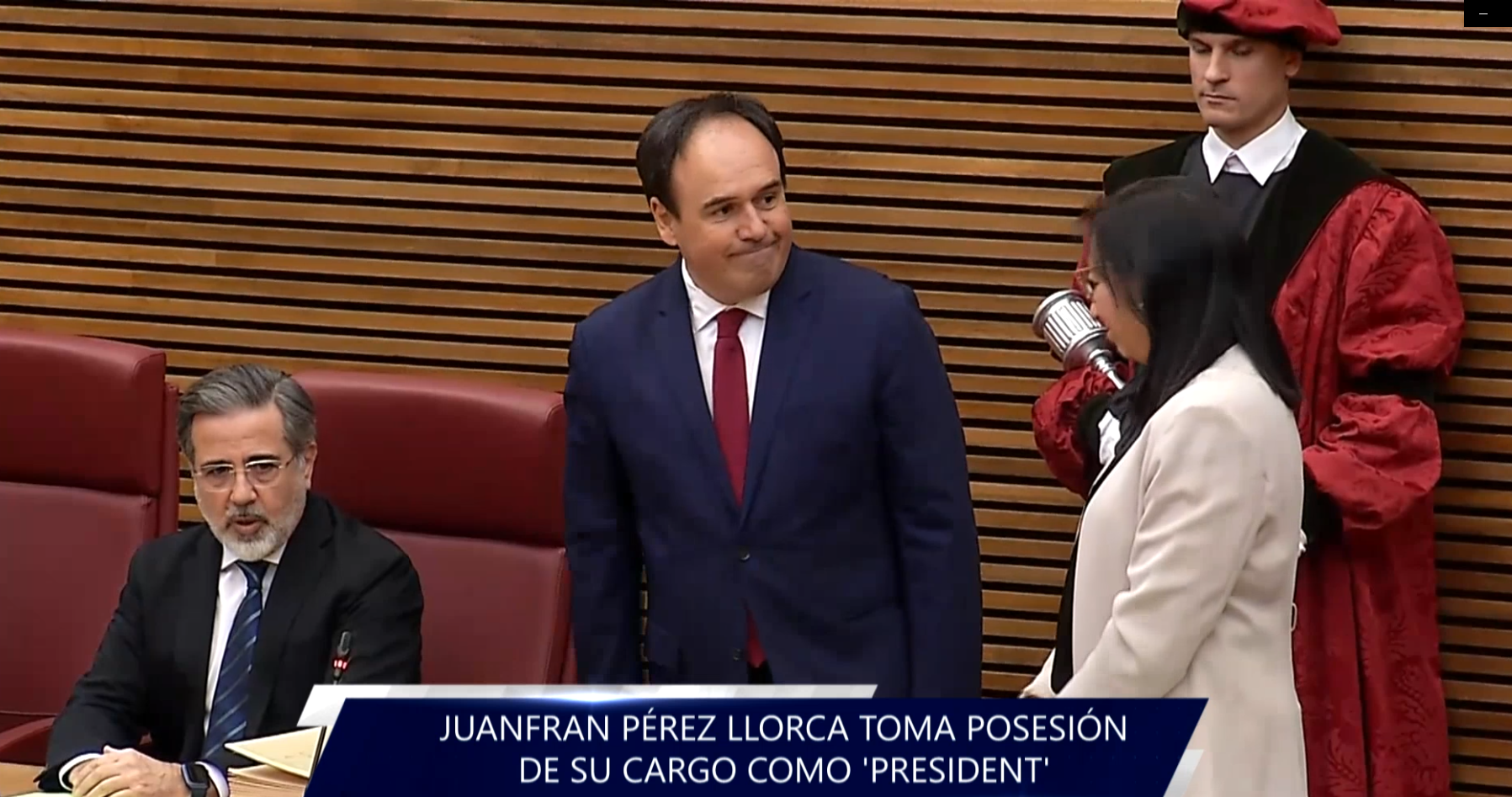 Pérez Llorca toma posesión como president de la Generalitat Valenciana