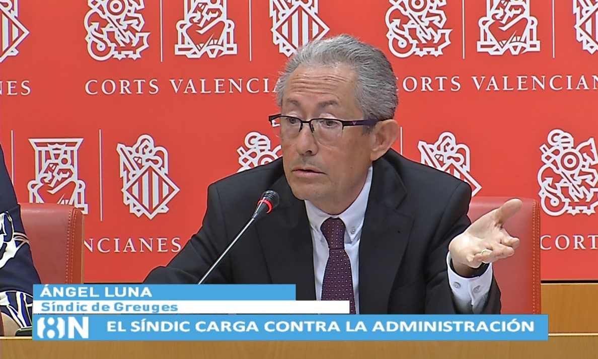 El Síndic carga contra la Administración: 