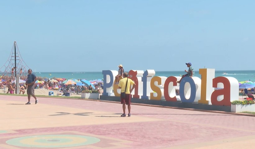 Peñíscola lidera la lista de ciudades con mayor masificación turística de España