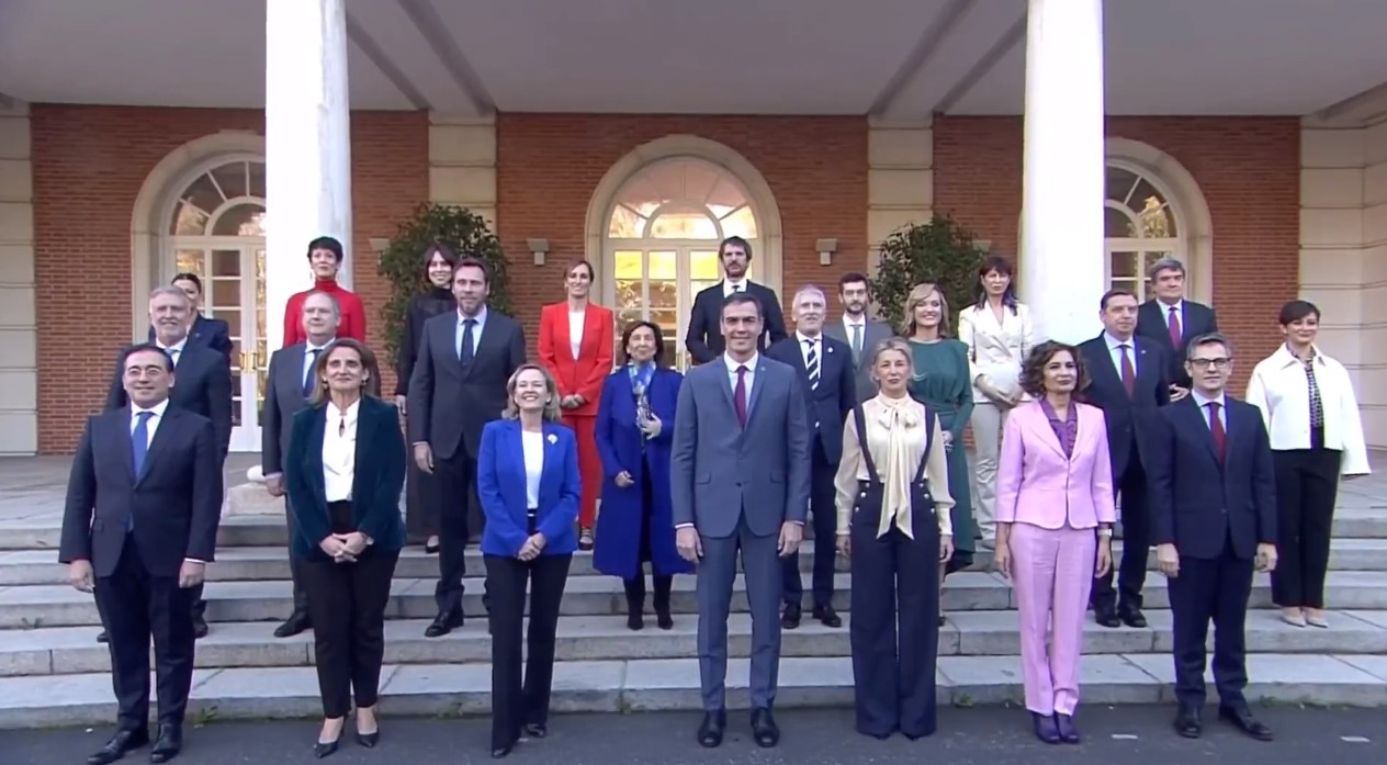 El nuevo Gobierno celebra su primer Consejo de Ministros
