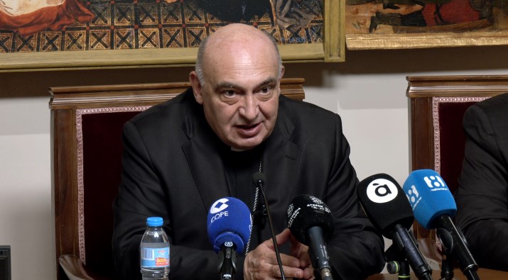 Mons. Benavent: 
