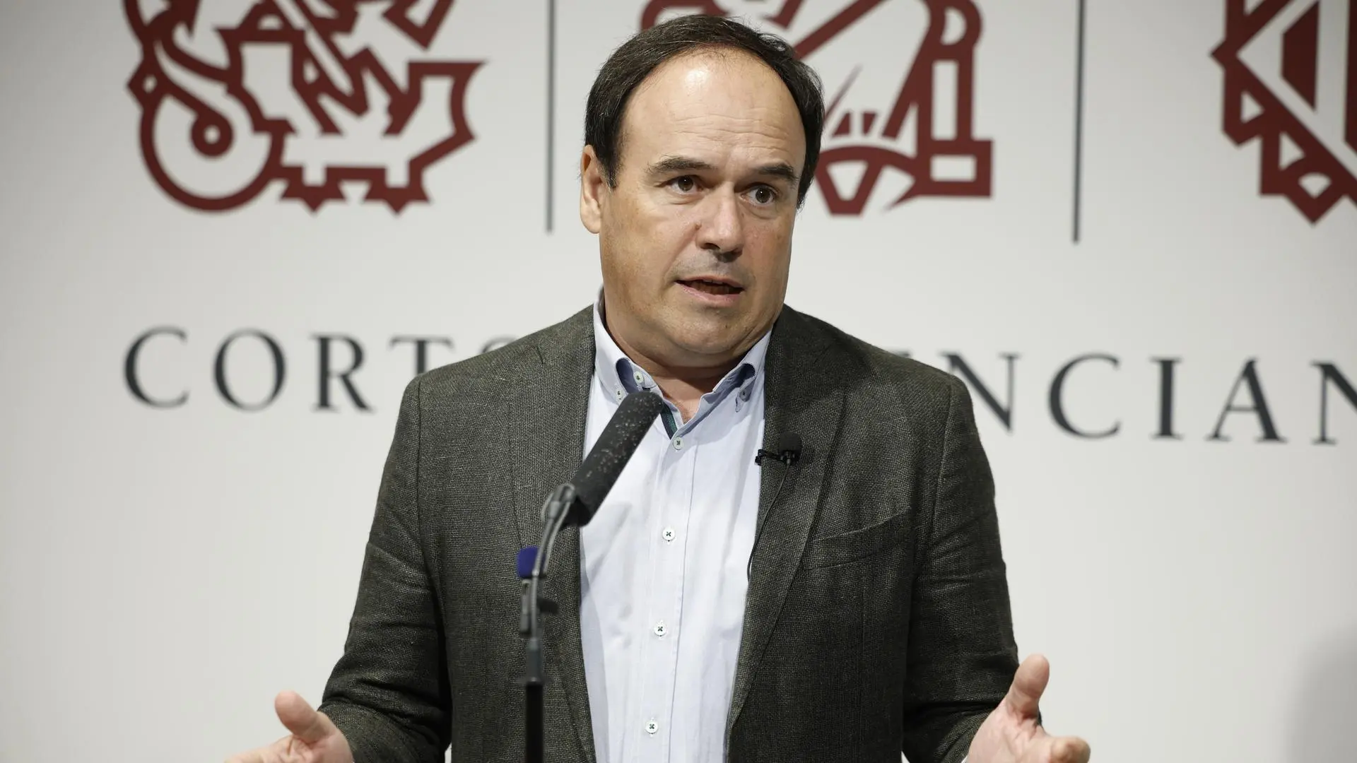 Pérez Llorca saca adelante los Presupuestos con el apoyo de VOX