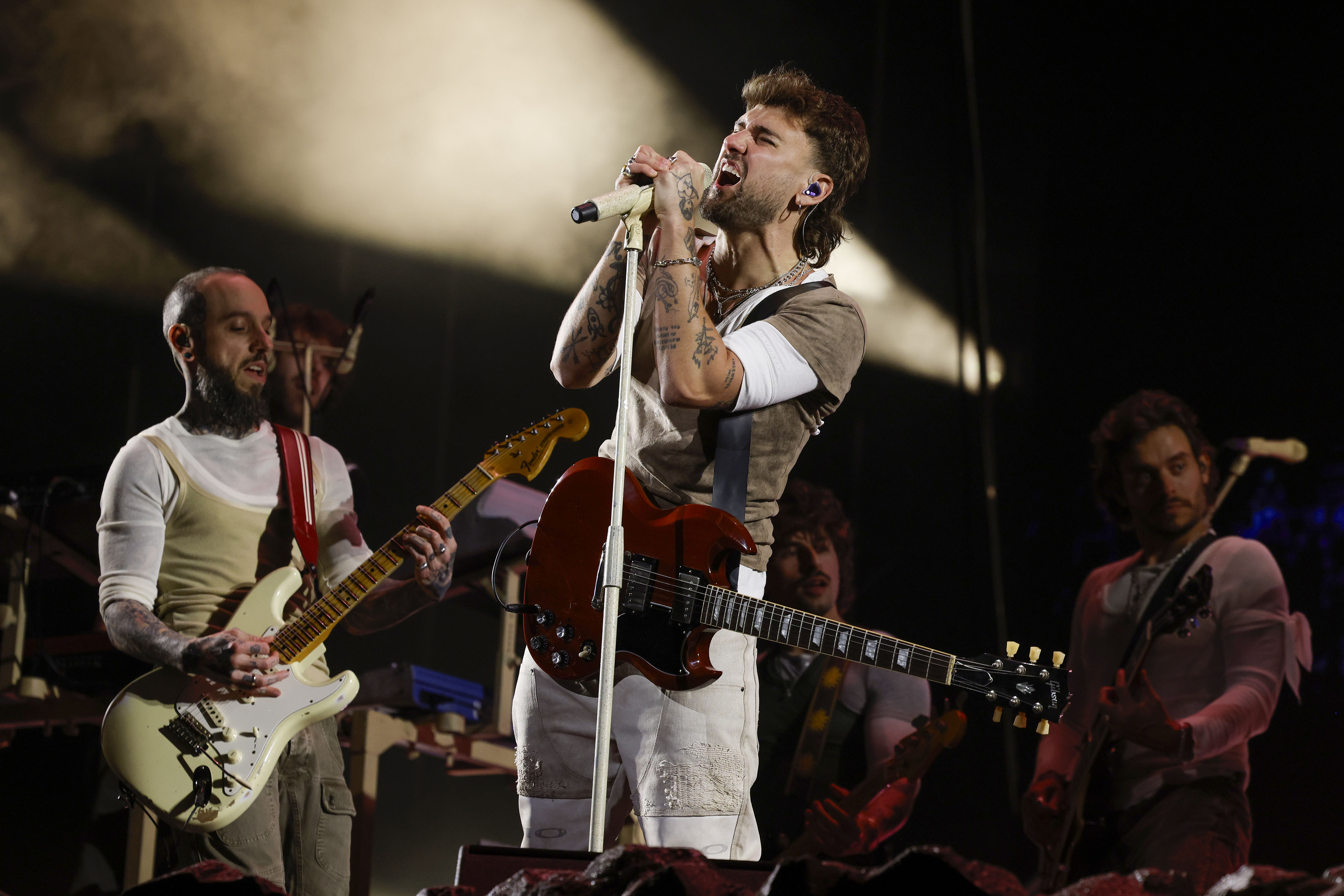 Dani Fernández abarrota el Roig Arena en su primer concierto 