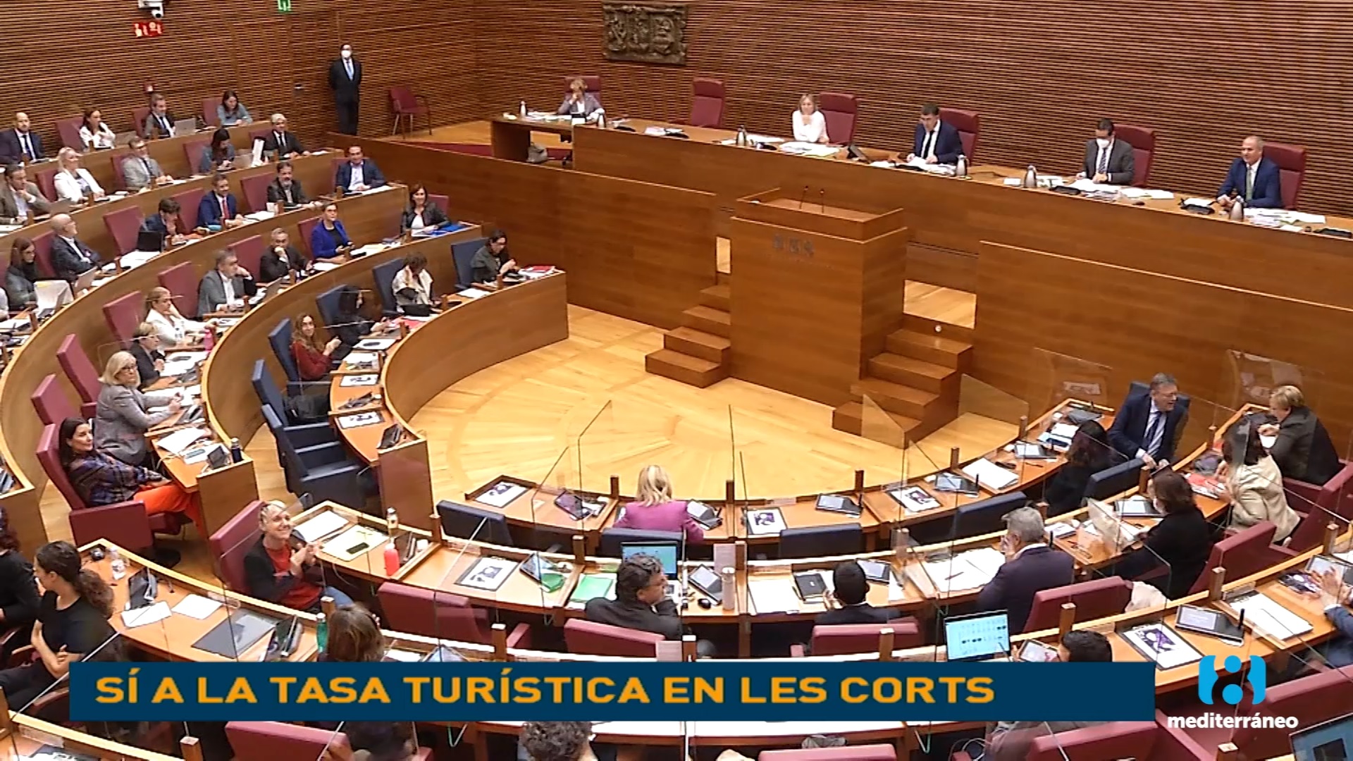 Les Corts aprueba la tasa turística, que entrará en vigor en 2024