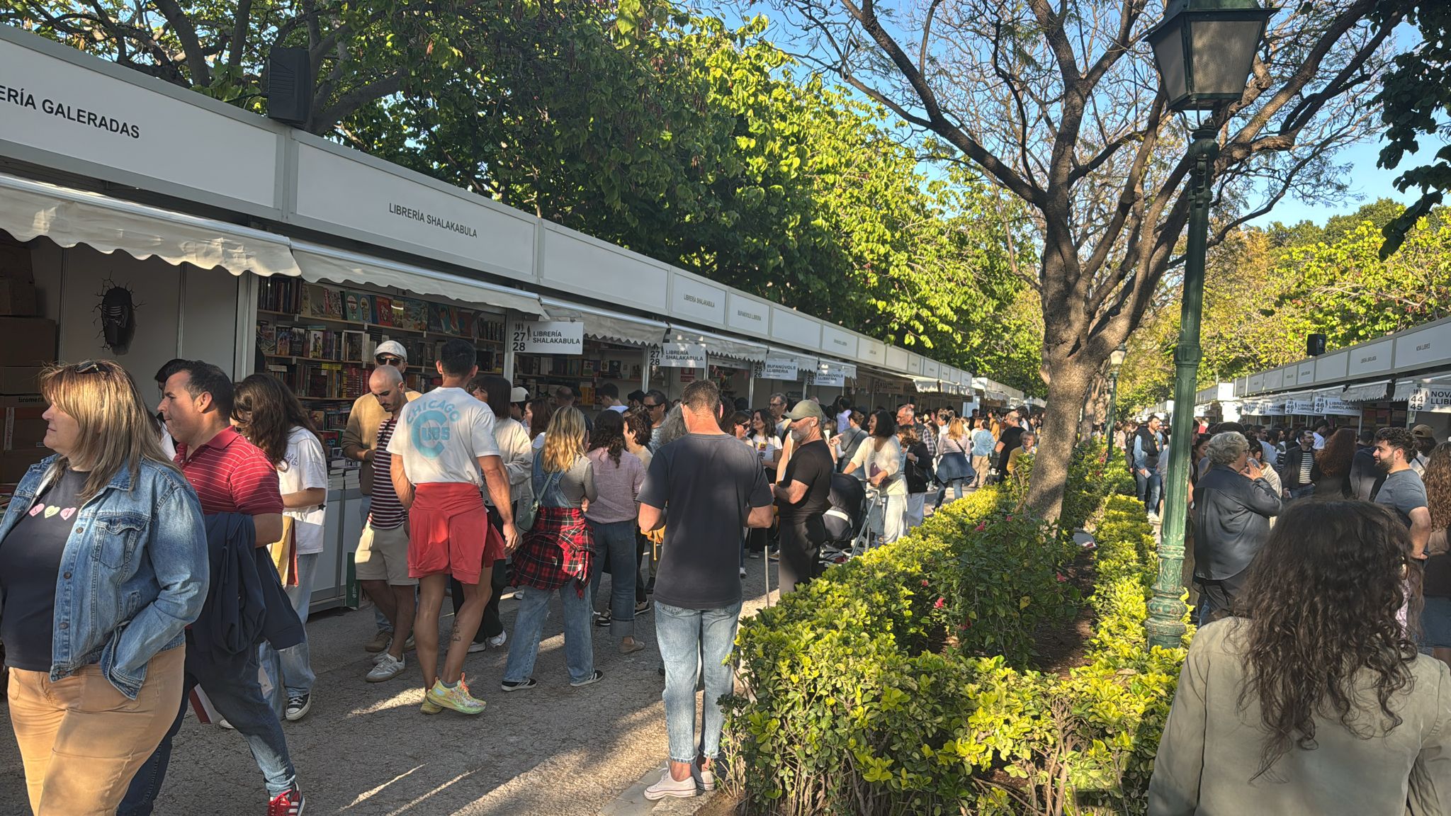 Arranca la Feria del Libro de Valencia en Viveros