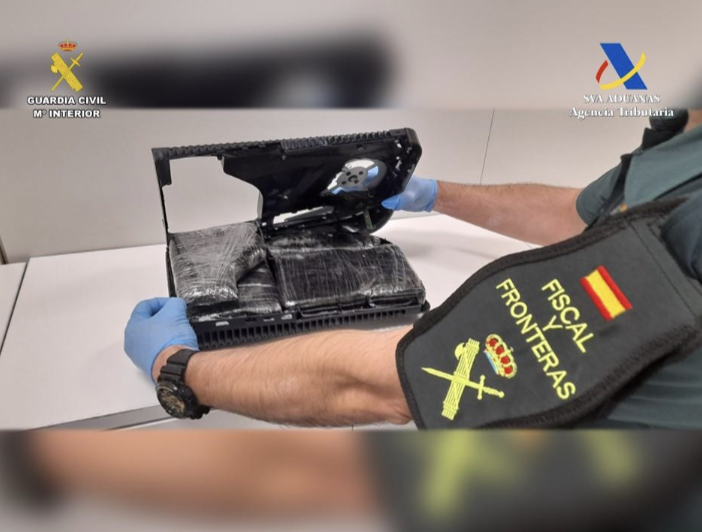 Detenida en el aeropuerto de Alicante por esconder droga en una videoconsola