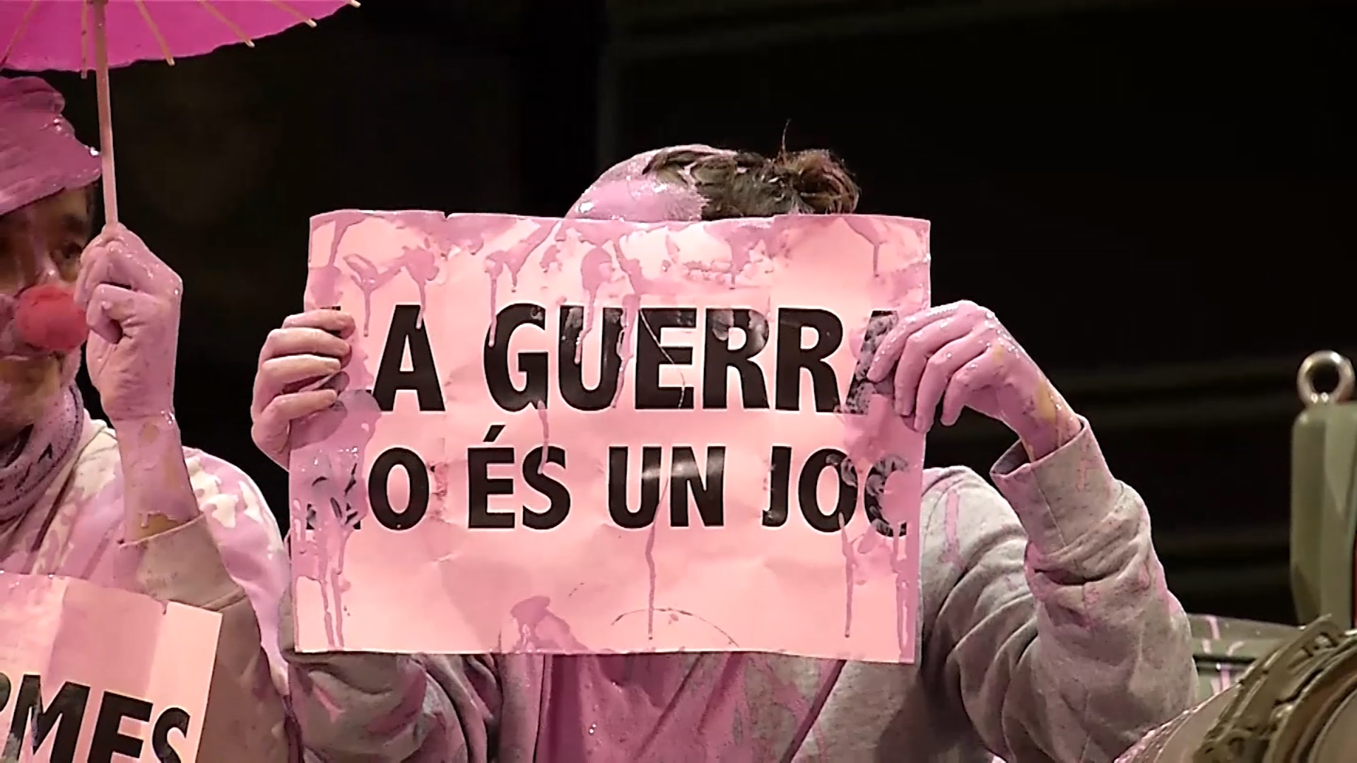 Se manifiestan en ExpoJove contra el regreso de las Fuerzas de Seguridad