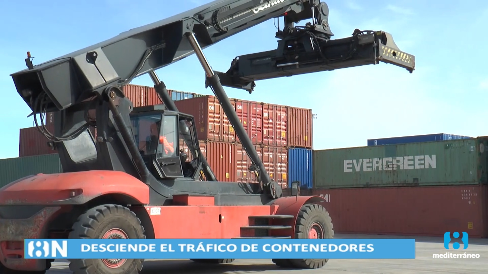 El puerto de Valencia registra un descenso del 11% en el tráfico de contenedores