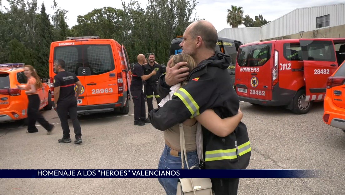 Emotivo homenaje a los bomberos valencianos que ayudaron en Libia y Marruecos