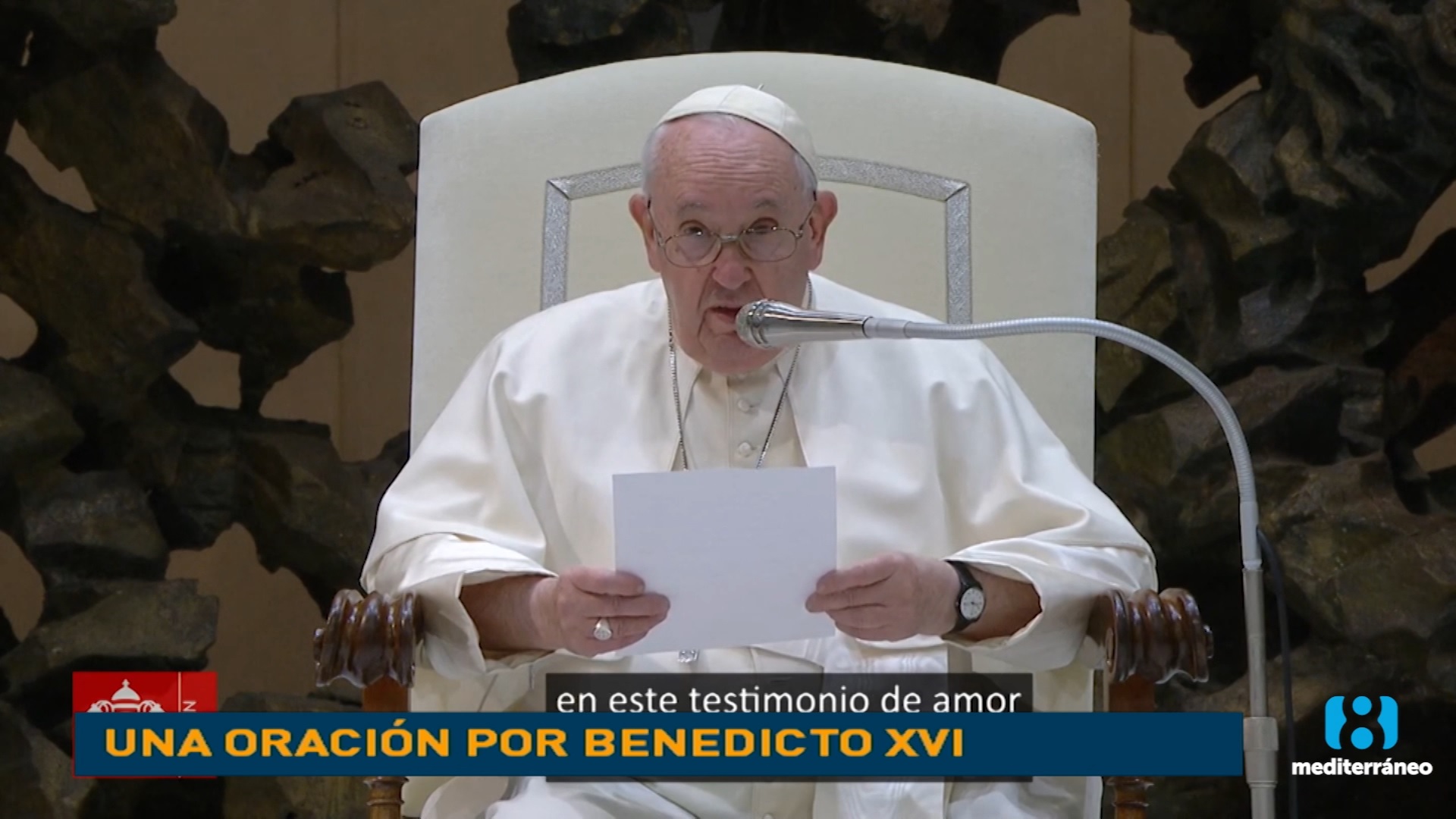 Pendientes del estado de salud de Benedicto XVI