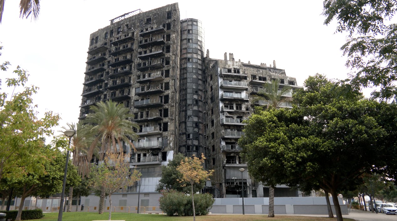 El desescombro del edificio incendiado en Campanar podrá empezar el próximo lunes