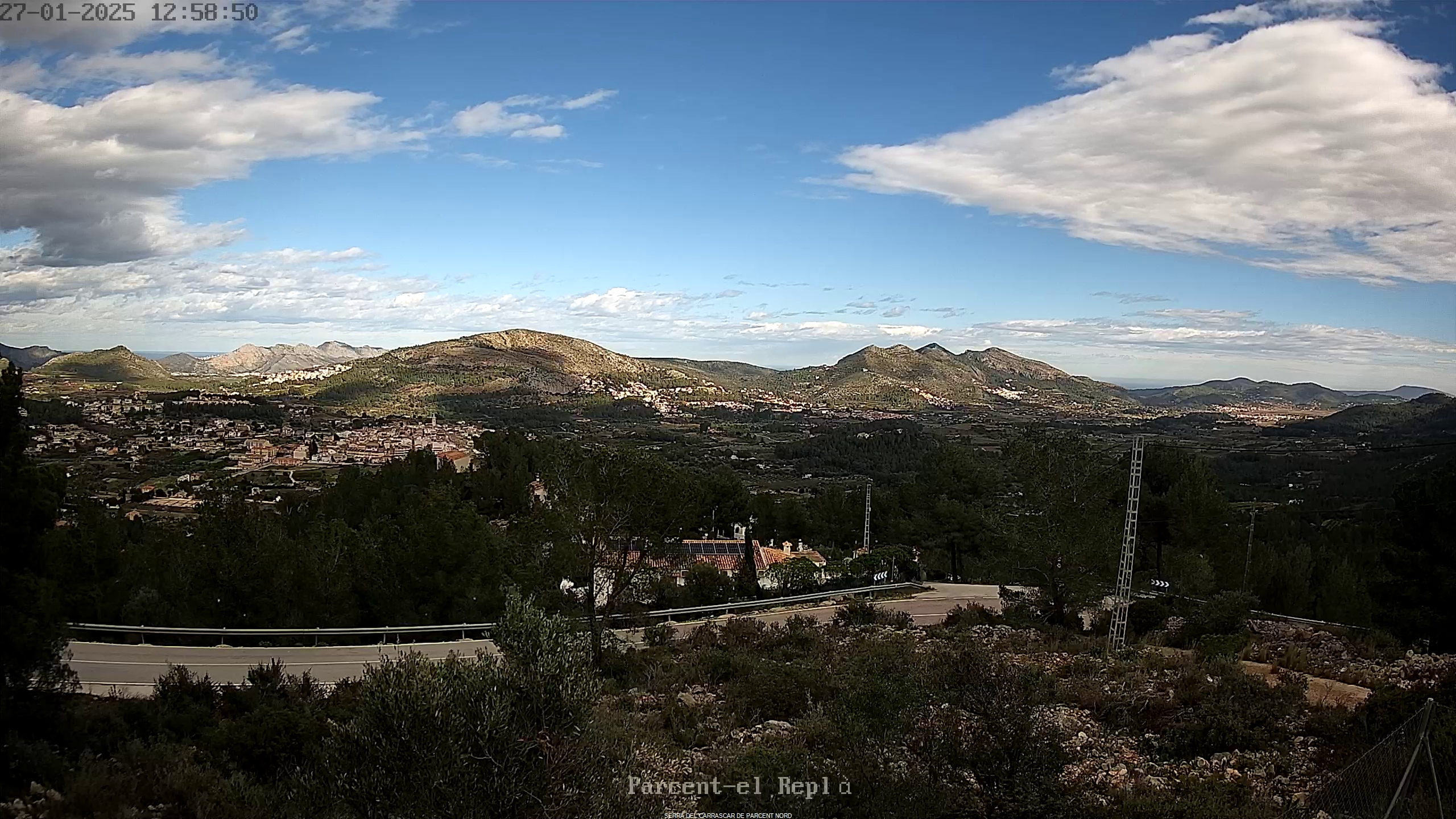 Ambiente frío, con nevadas por encima de 1000-1200 metros