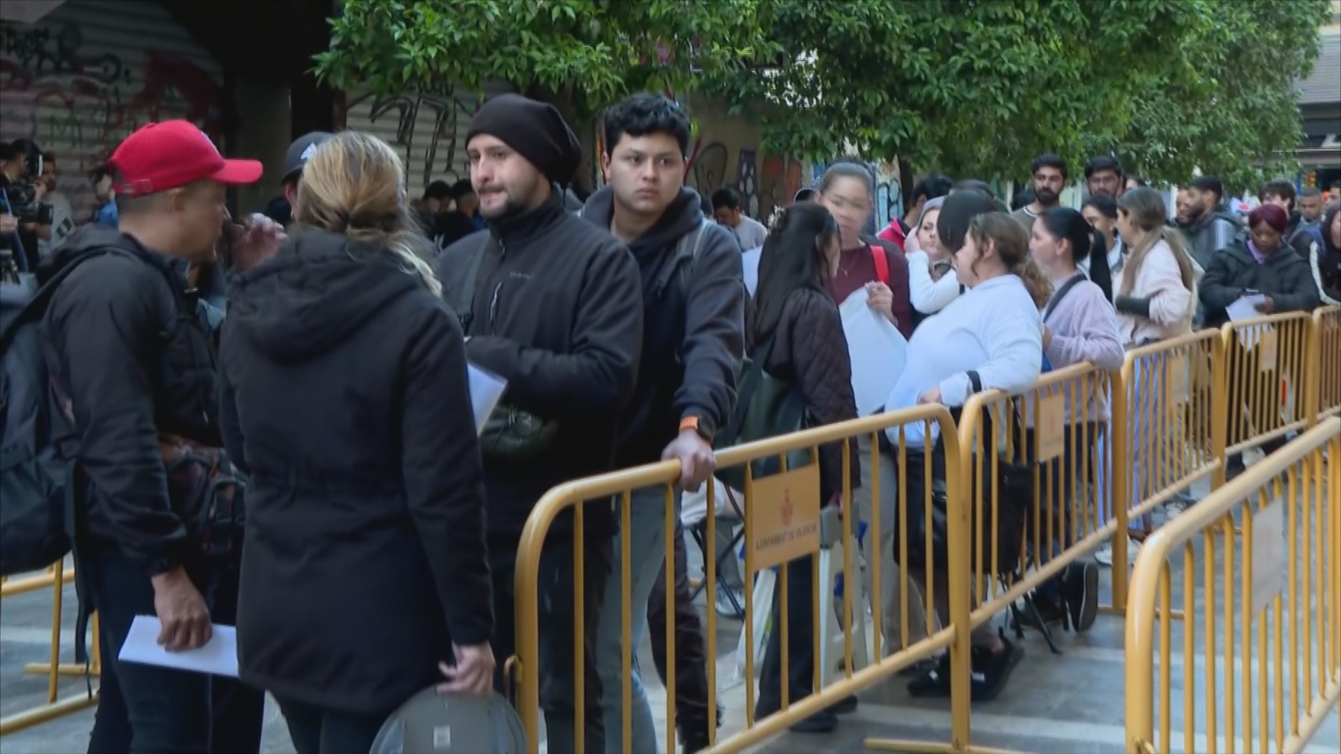 El Supremo estudia paralizar la regularización de inmigrantes que acaba hoy