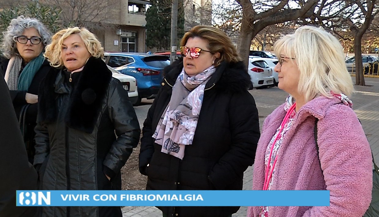 Pacientes con fibromialgia entregan muestras de sangre para conseguir avances