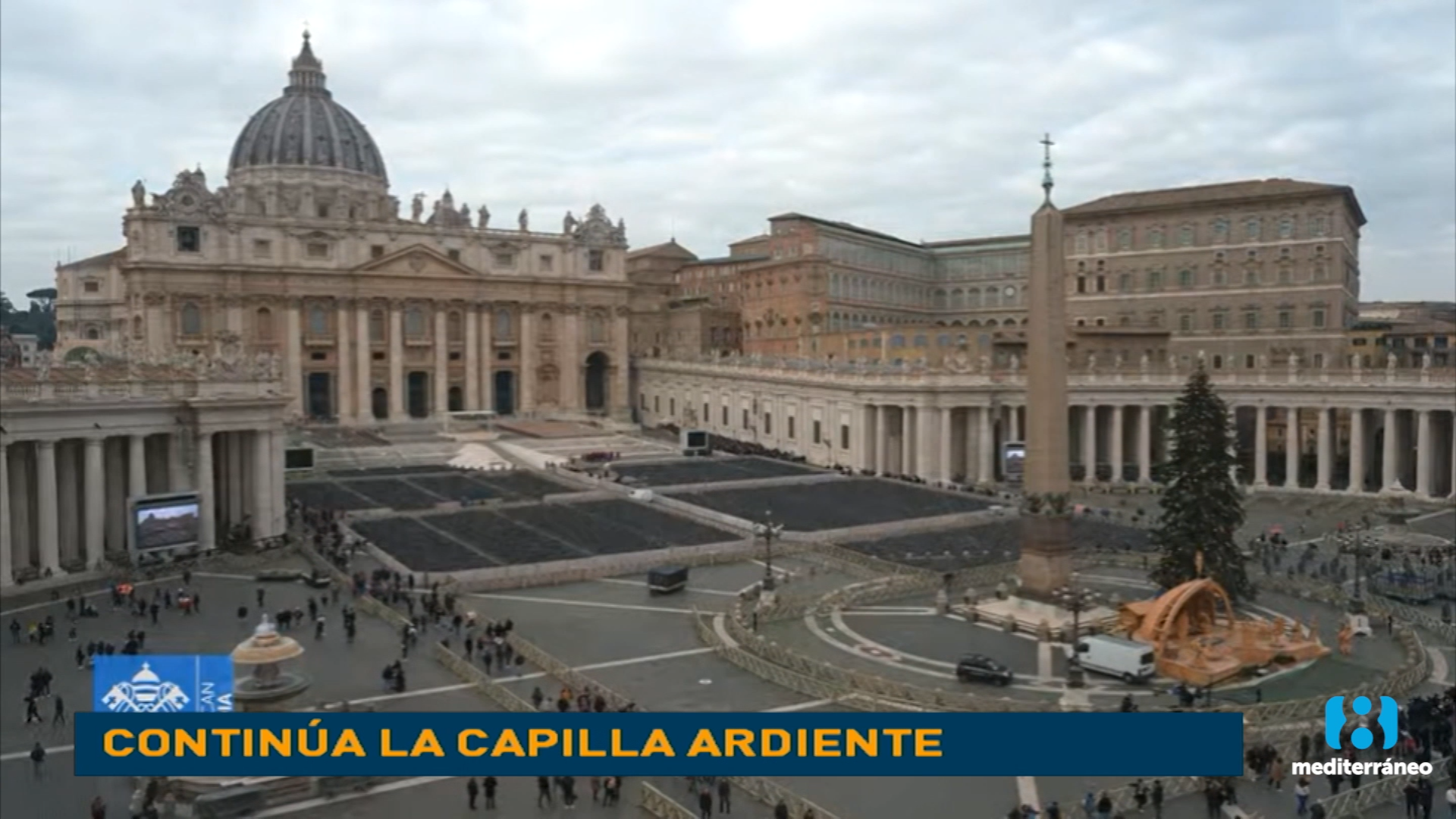 Largas colas para dar el último adiós a Benedicto XVI