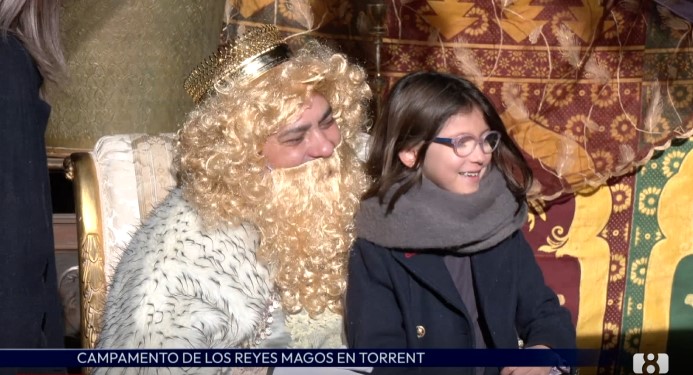Los niños de Torrent entregan sus cartas a los Reyes Magos