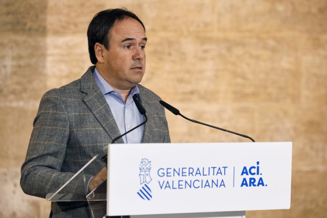 Pérez Llorca presenta la composición del nuevo Consell en el Palau de la Generalitat