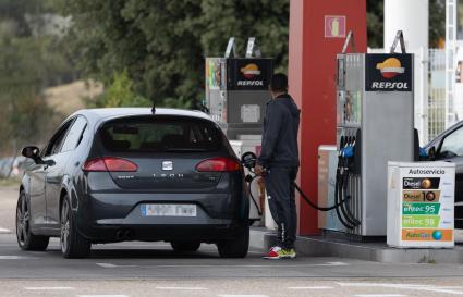 El conflicto en Oriente Medio  amenaza con encarecer la gasolina