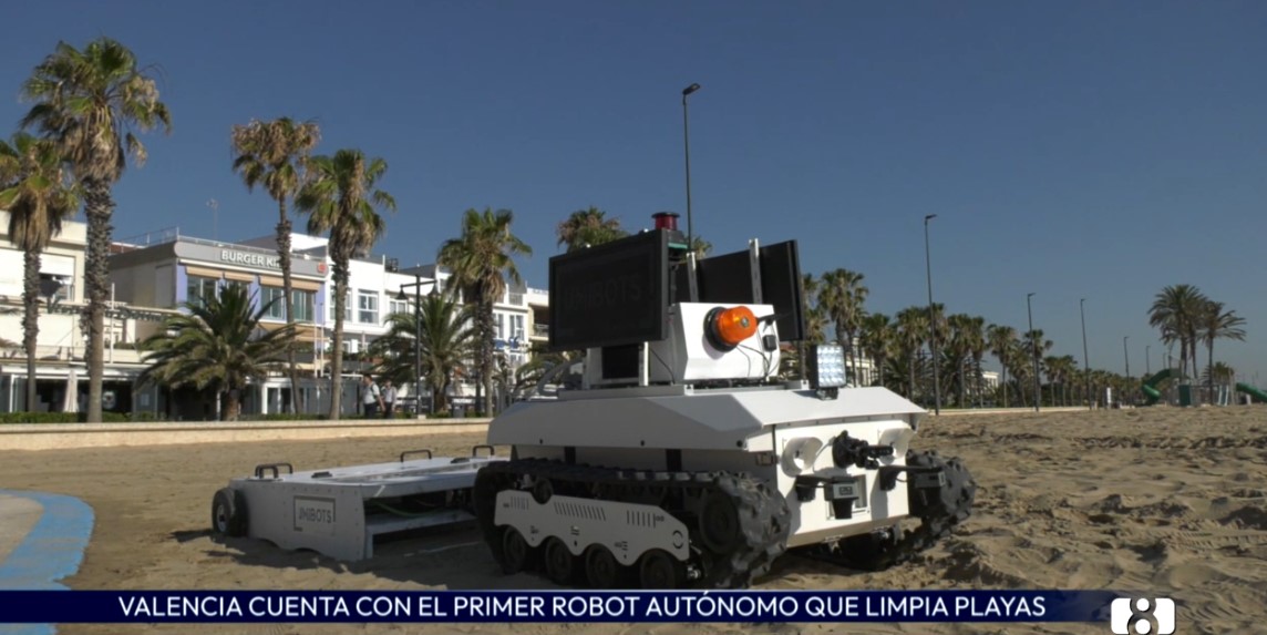 Valencia estrena el primer robot autónomo que limpia playas