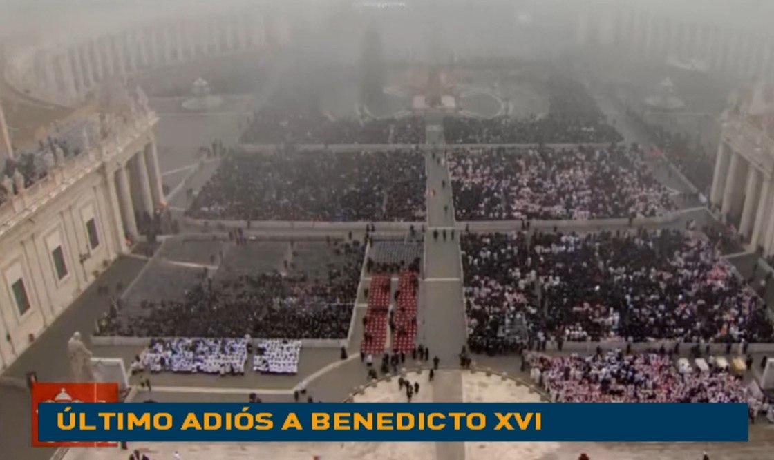 Así ha sido funeral de Benedicto XVI, presidido por el Papa Francisco