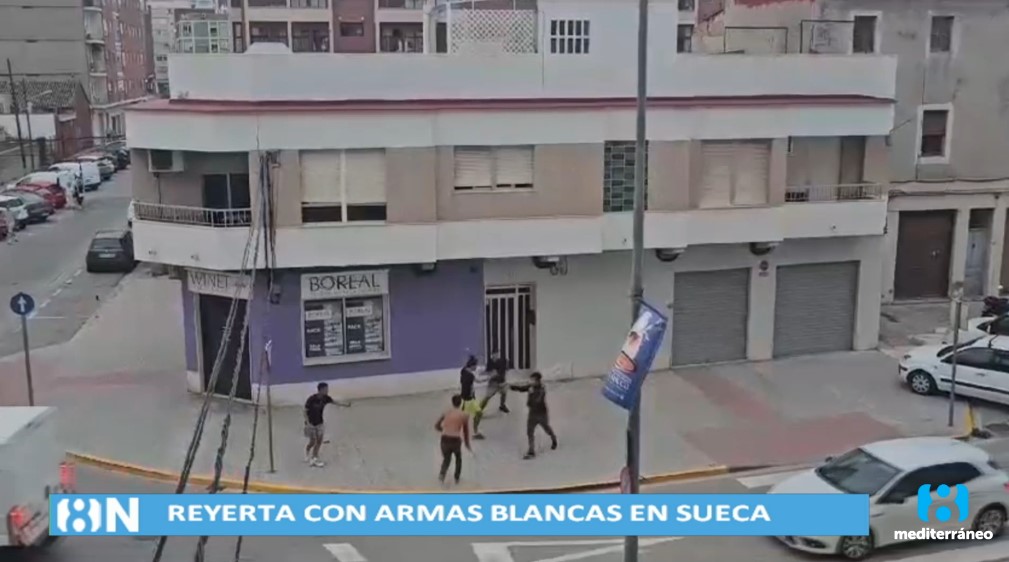 Brutal pelea con armas blancas en Sueca