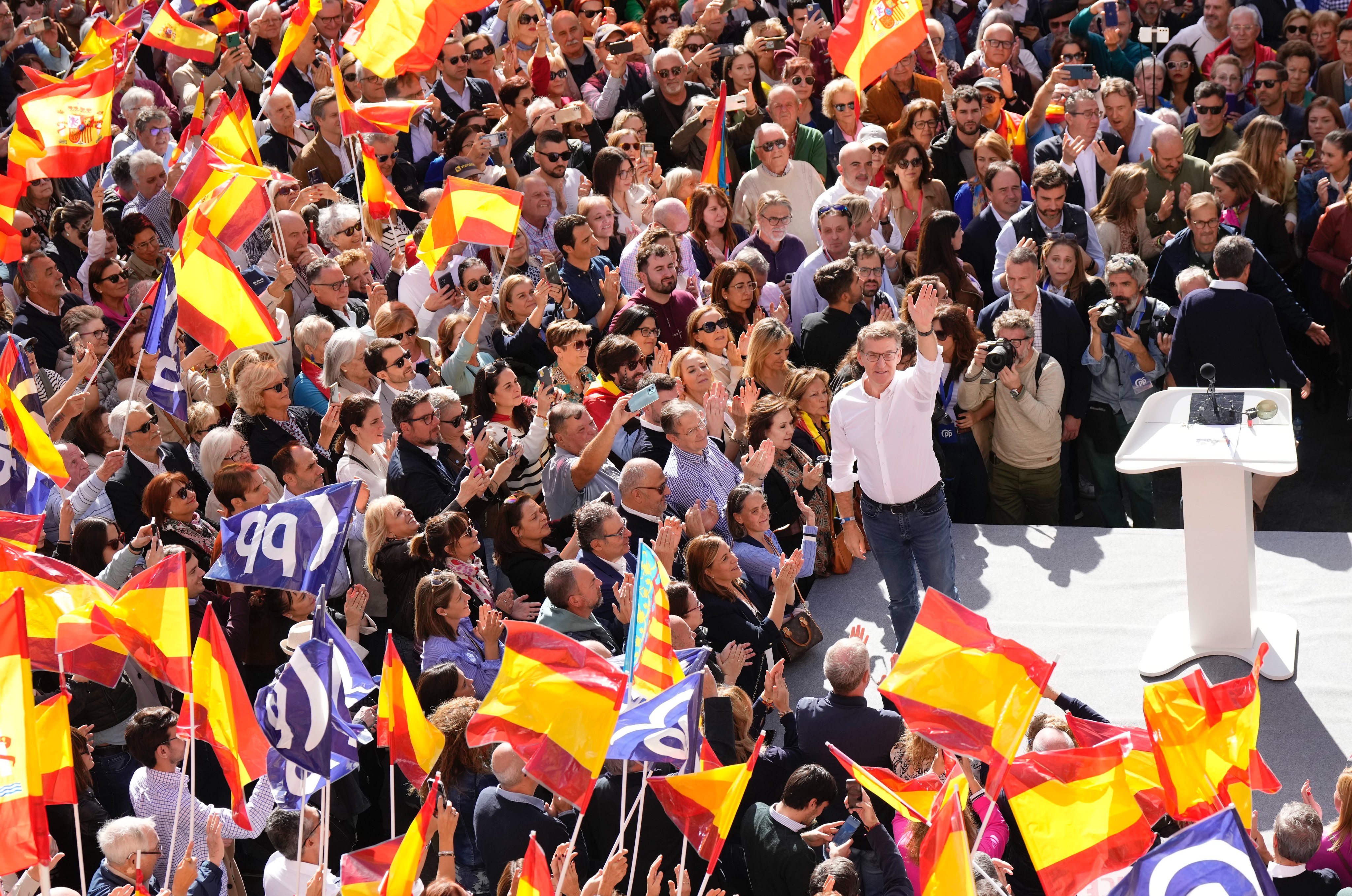 El PP reúne a más de 20.000 personas para protestar contra la amnistía en Valencia
