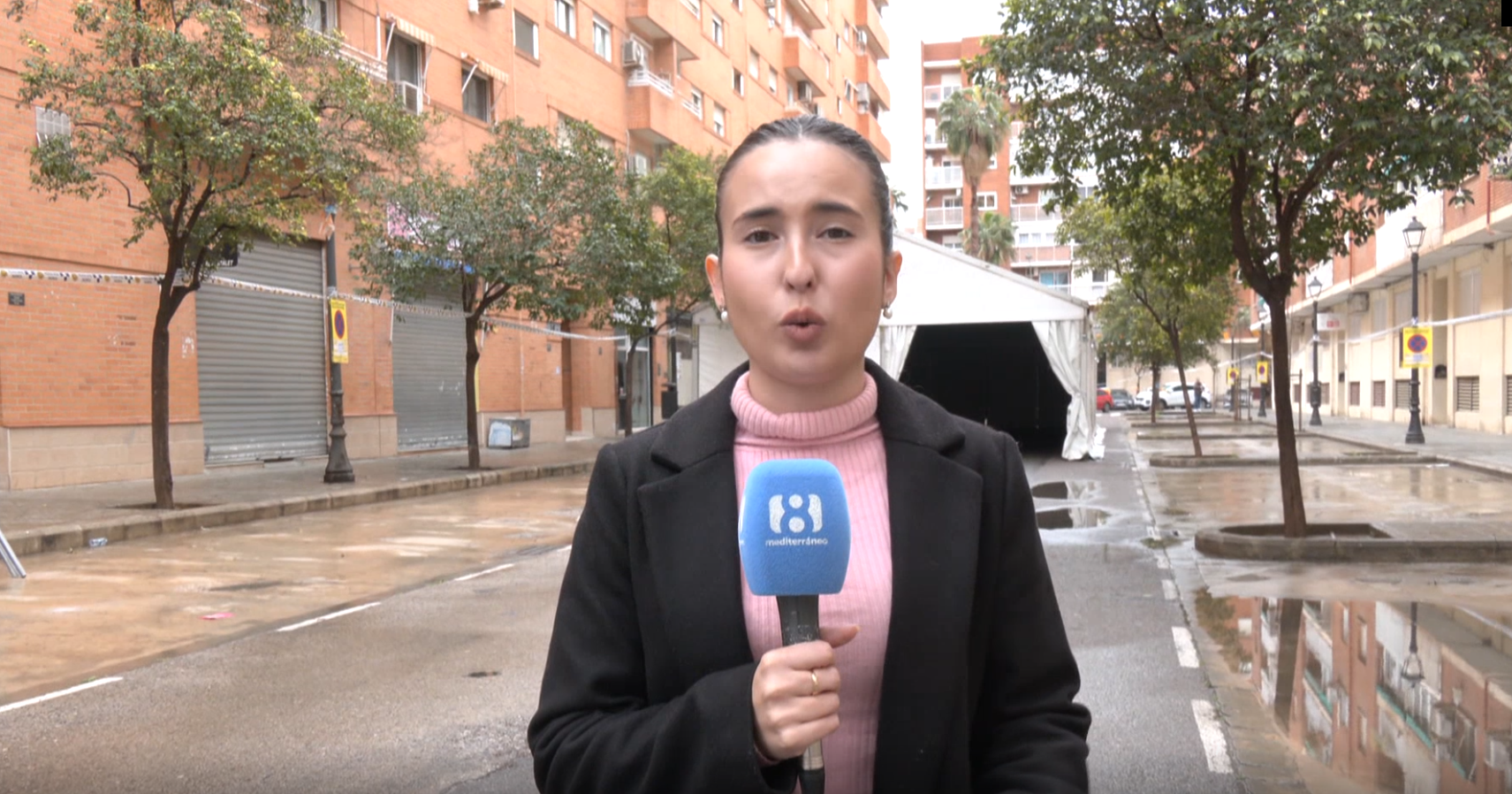 La lluvia no impide el montaje de las primeras carpas falleras