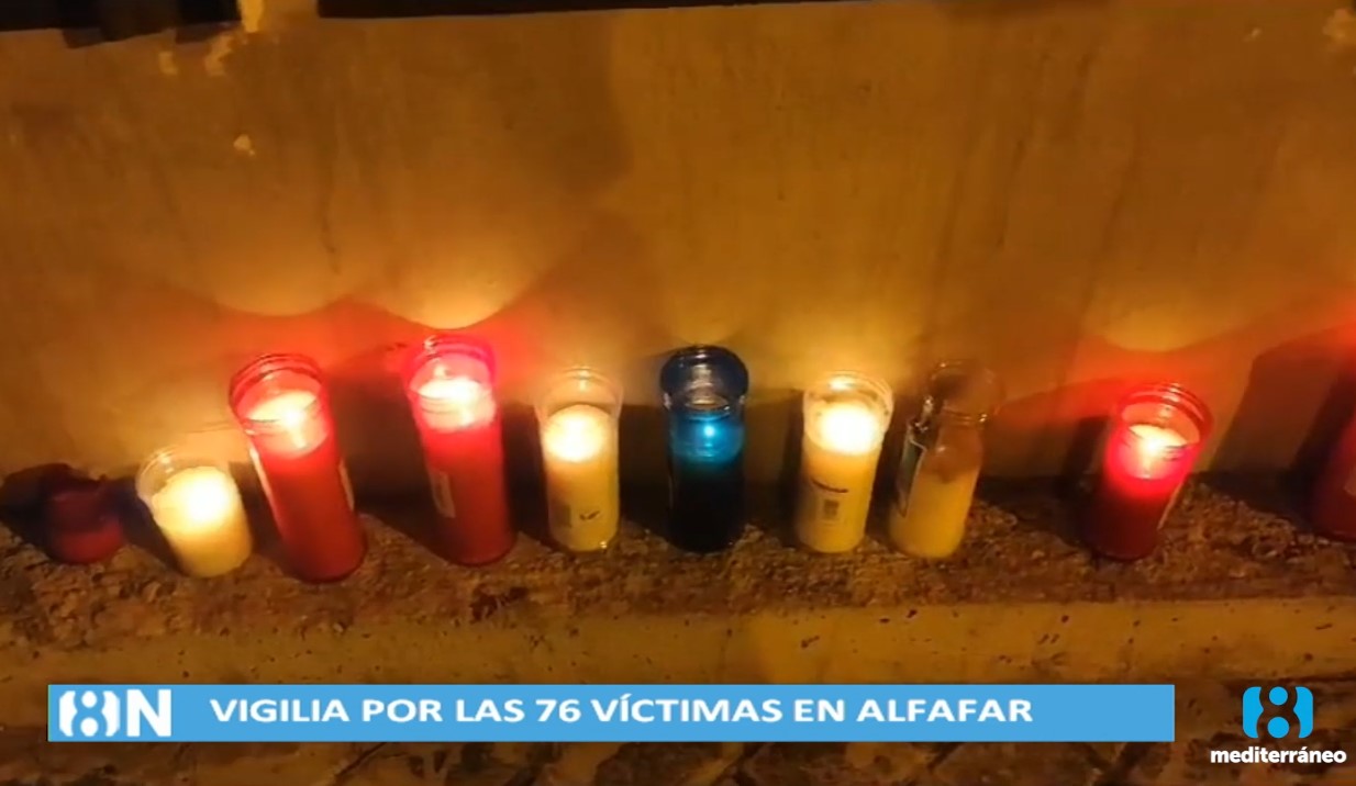 Una vigila recuerda a las 76 víctimas mortales del paso a nivel de Alfafar