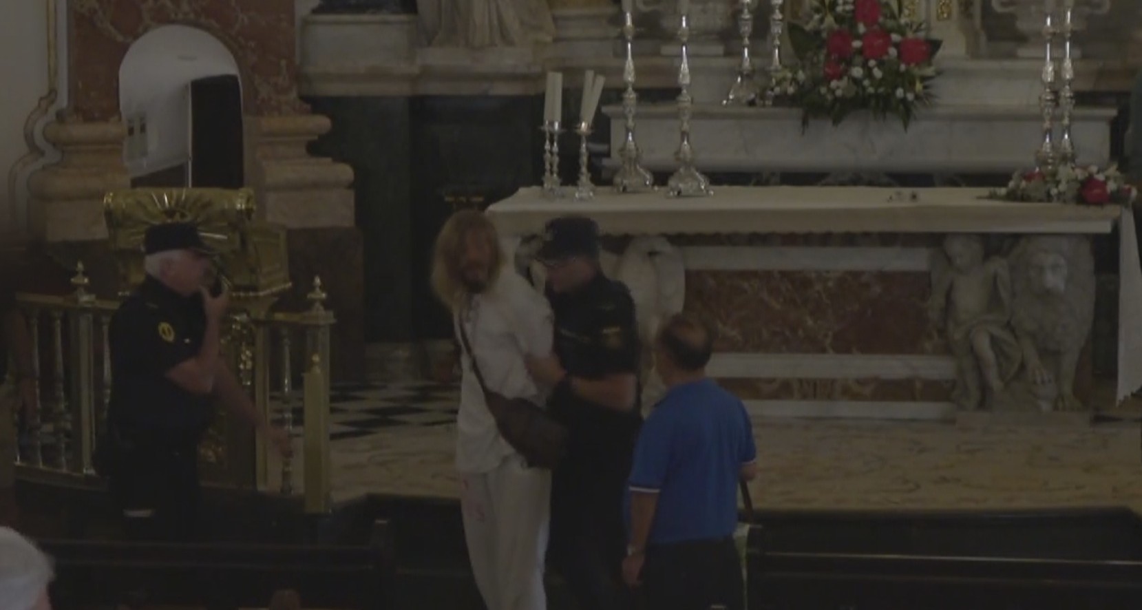 Detenido un hombre por causar destrozos en la Basílica de la Virgen