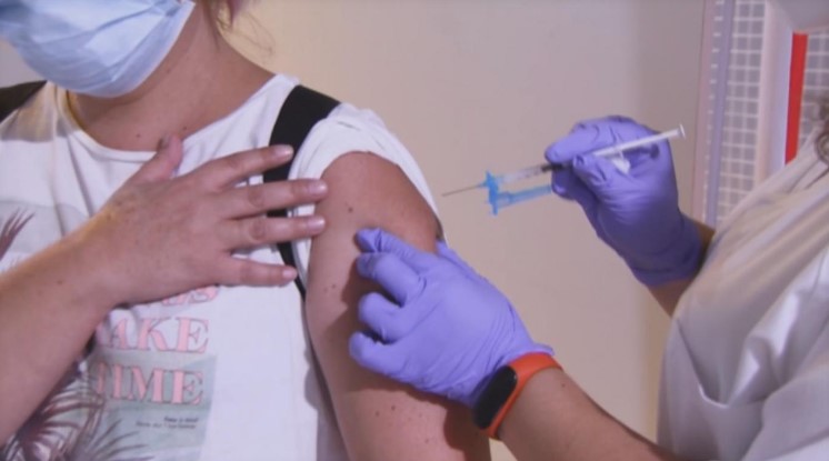 La Comunidad Valenciana vacuna sin cita previa de gripe y Covid-19 desde hoy