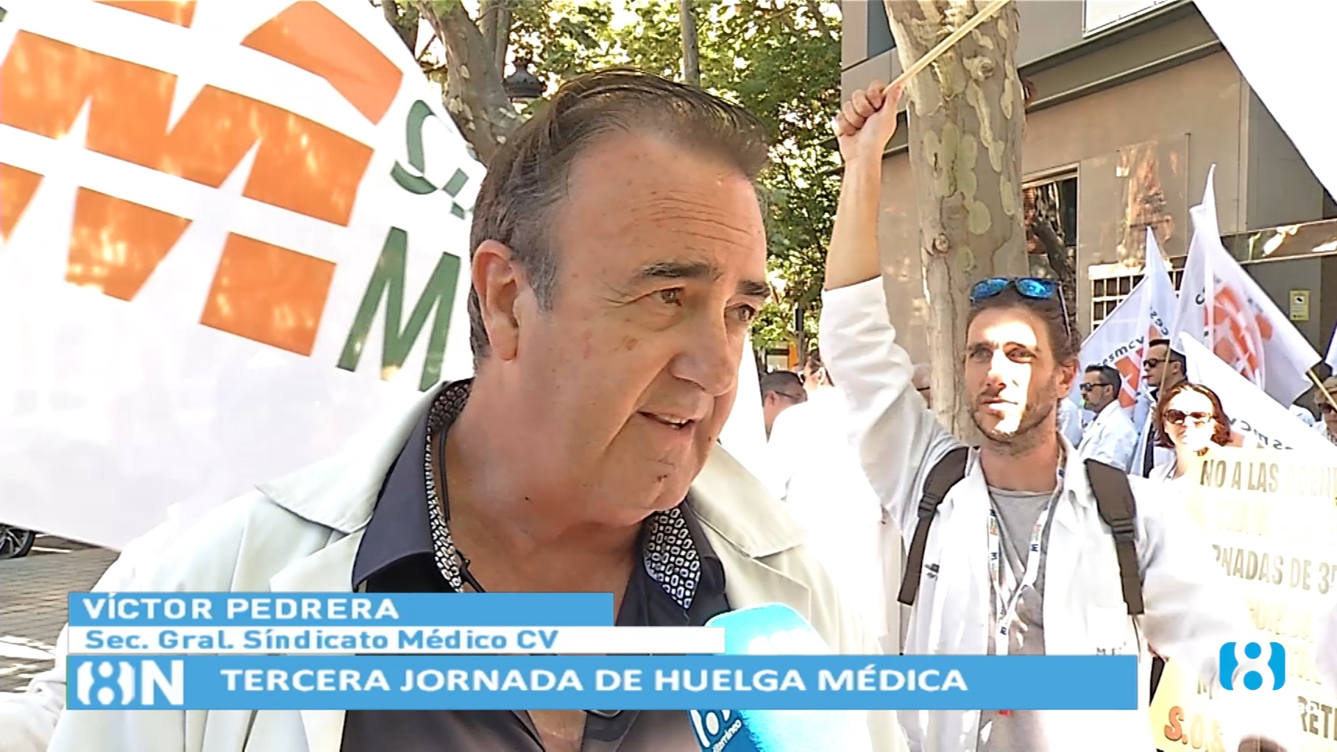 Los médicos, de huelga, se manifiestan en Alicante